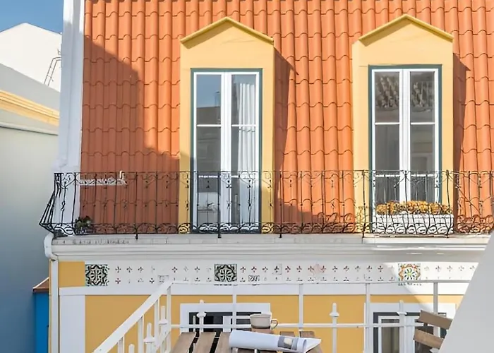 Appartement Cozy Retreat By The Center With Balcony