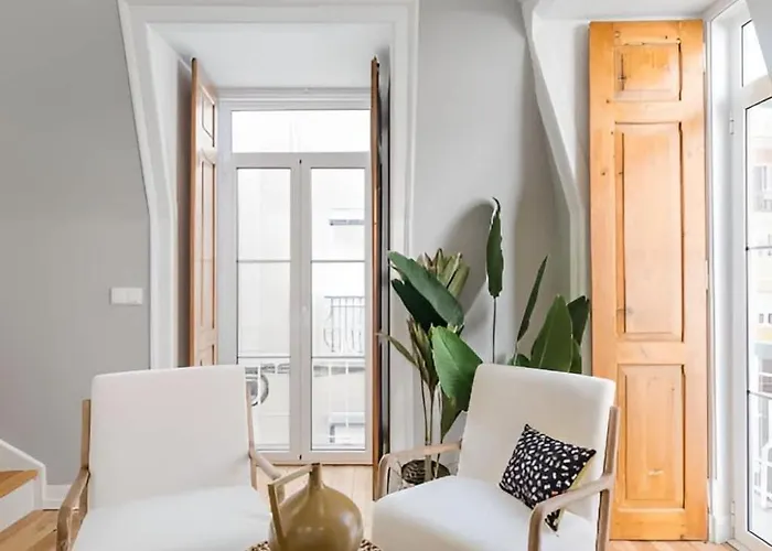 Appartement Cozy Retreat By The Center With Balcony Lisboa