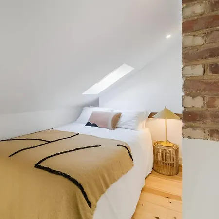 Cozy Retreat By The Center With Balcony Appartamento Lisbona