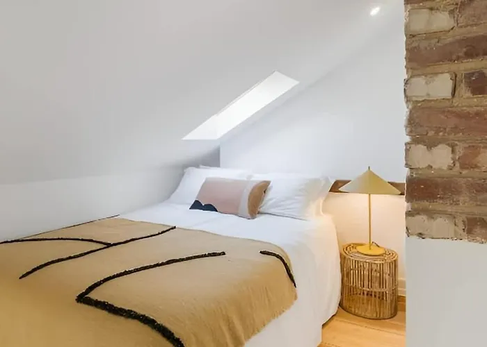 Cozy Retreat By The Center With Balcony Apartment Lissabon